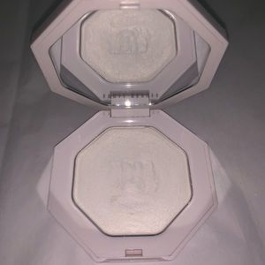 Fenty Metal Moon Highlight